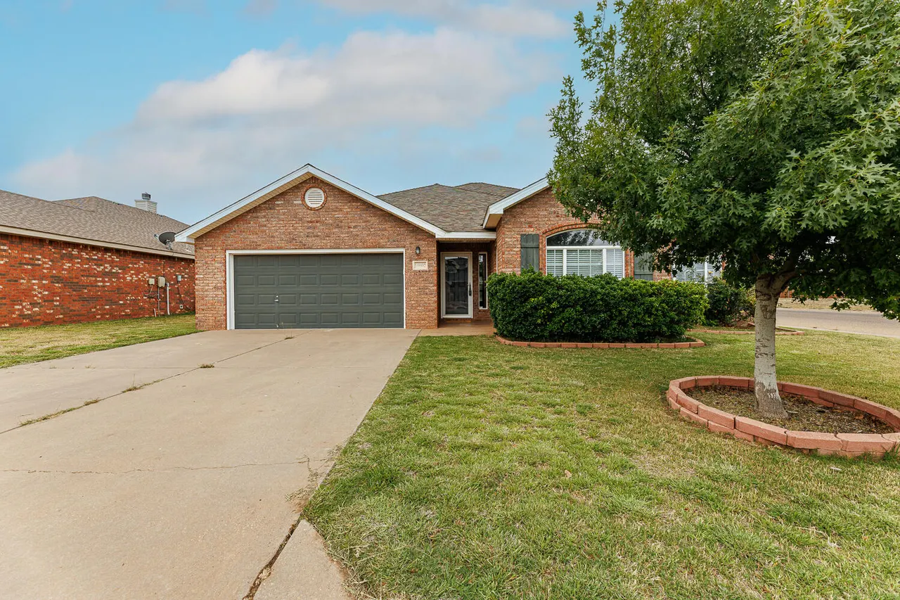 Front exterior — 10602 Clinton Avenue, Lubbock, TX 79424