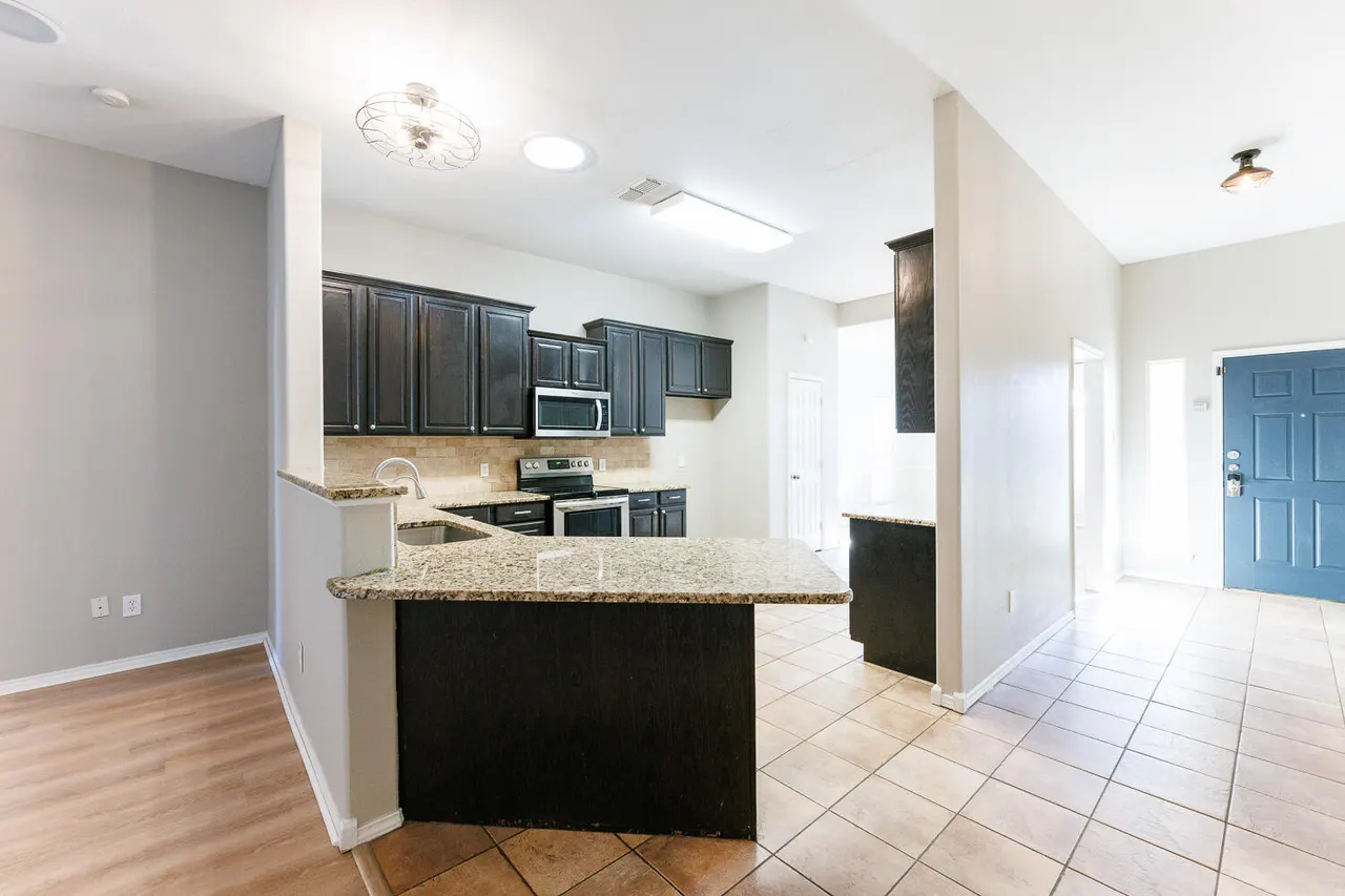 Photo 11 — 10602 Clinton Avenue, Lubbock, TX 79424