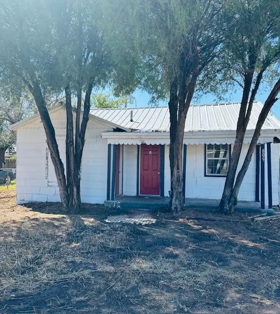 Front exterior — 809 48th Street a/b, Lubbock, TX 79404