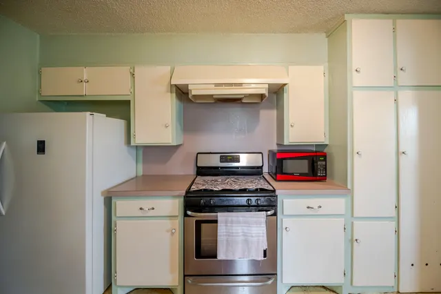 Photo 8 — 2408 Globe Avenue, Lubbock, TX 79404