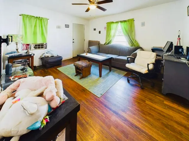 Photo 3 — 1518 24th Place, Lubbock, TX 79411