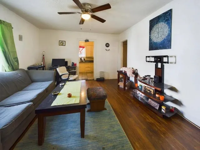 Photo 6 — 1518 24th Place, Lubbock, TX 79411