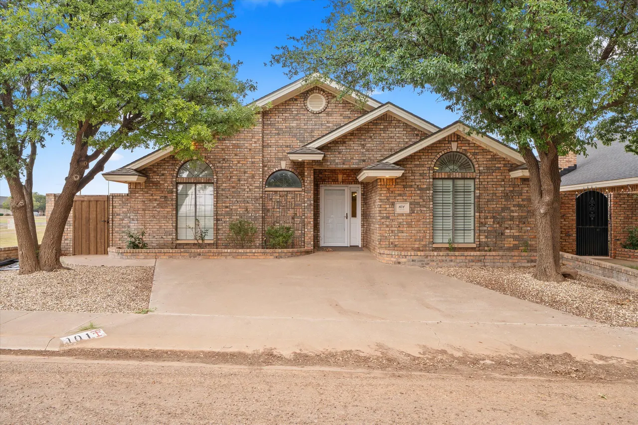 Front exterior — 101 Fannin Avenue, Levelland, TX 79336