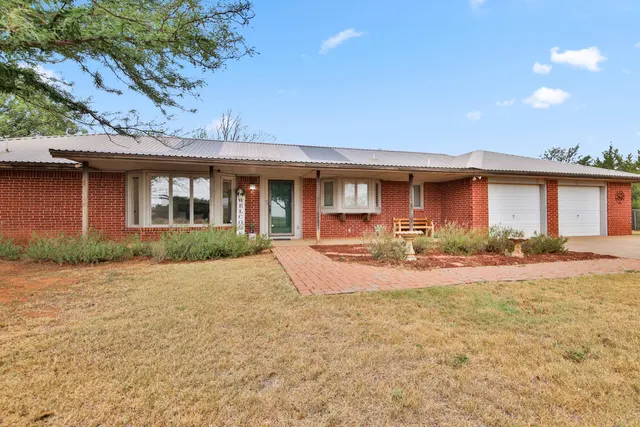 Front exterior — 1907 N County Road 1500, Lubbock, TX 79416