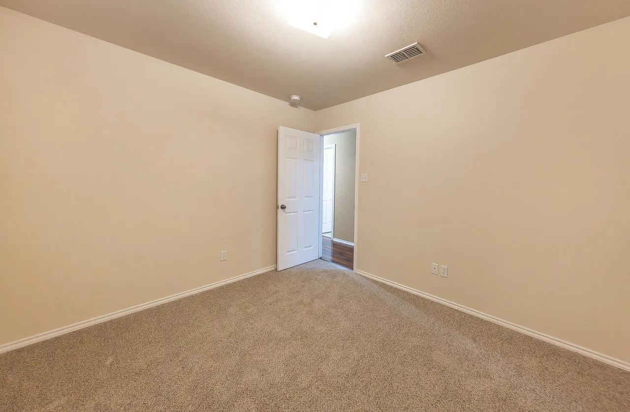 Photo 13 — 6550 84th Street, Lubbock, TX 79424