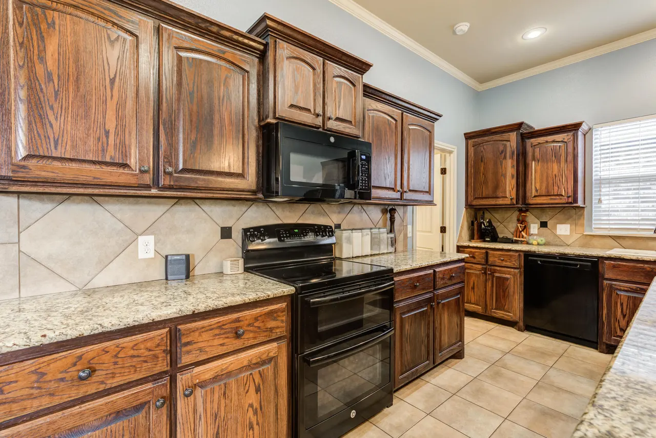 Photo 16 — 6214 94th Street, Lubbock, TX 79424
