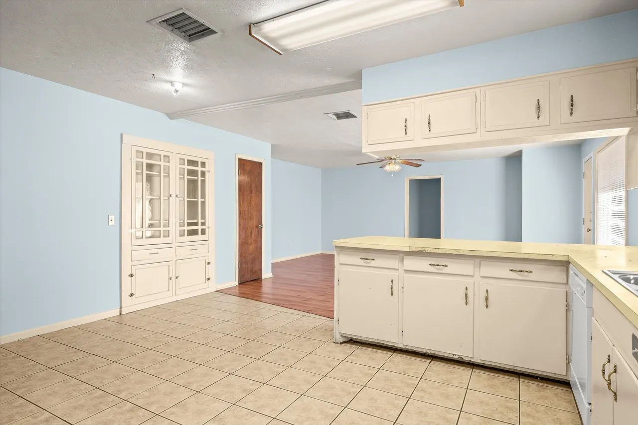 Photo 9 — 4319 48th Street, Lubbock, TX 79413