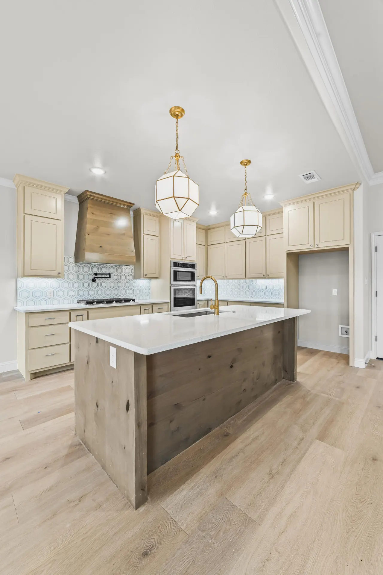 Photo 8 — 1204 N 6th Street, Wolfforth, TX 79382