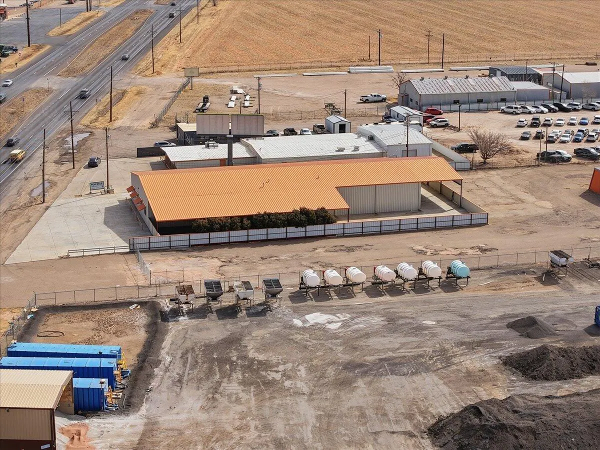 Photo 3 — 3118 E Slaton Road, Lubbock, TX 79404