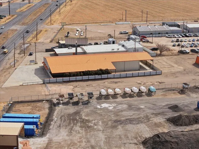 Photo 3 — 3118 E Slaton Road, Lubbock, TX 79404
