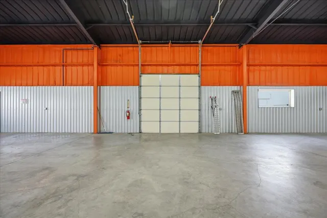 Photo 8 — 3118 E Slaton Road, Lubbock, TX 79404