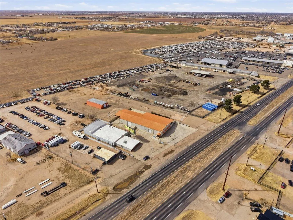 Photo 2 — 3118 E Slaton Road, Lubbock, TX 79404