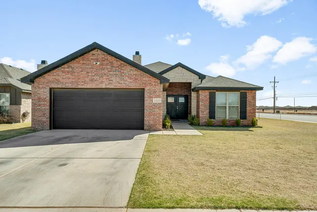 Photo 3 — 1910 Durham Avenue, Wolfforth, TX 79382