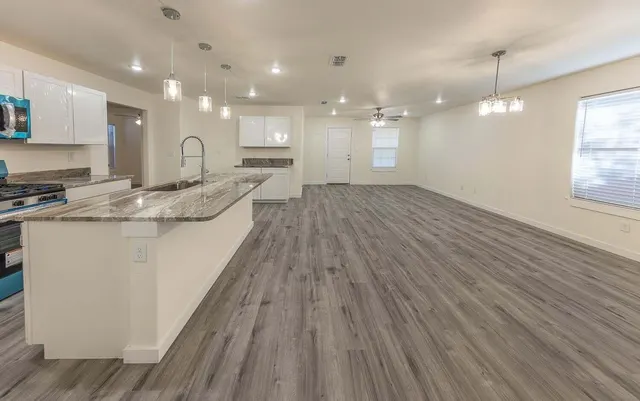 Photo 6 — 110 79th Street, Lubbock, TX 79404