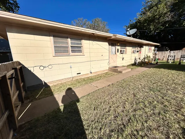 Photo 8 — 3810 22nd Place A, Lubbock, TX 79410