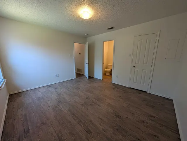 Photo 5 — 2409 87th Street A, Lubbock, TX 79423