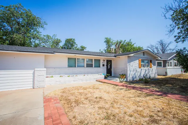 Photo 7 — 3804 38th Street, Lubbock, TX 79413