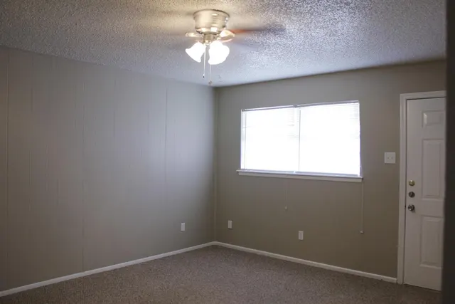 Photo 4 — 6513 21st Street A, Lubbock, TX 79407