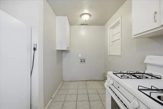 Photo 5 — 2005 26th Street, Lubbock, TX 79411