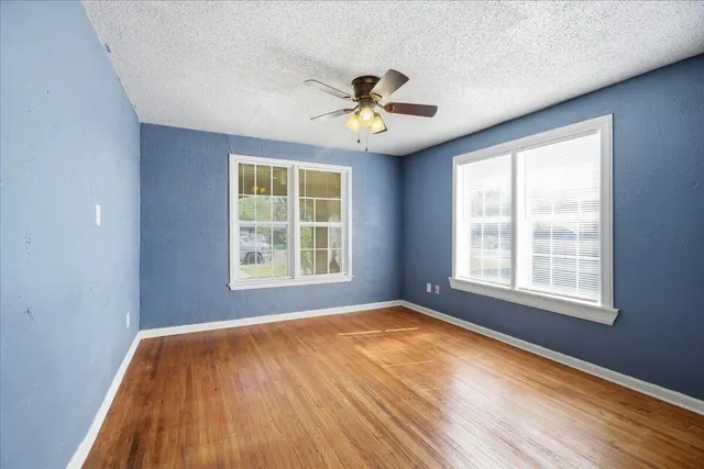 Photo 6 — 2005 26th Street, Lubbock, TX 79411