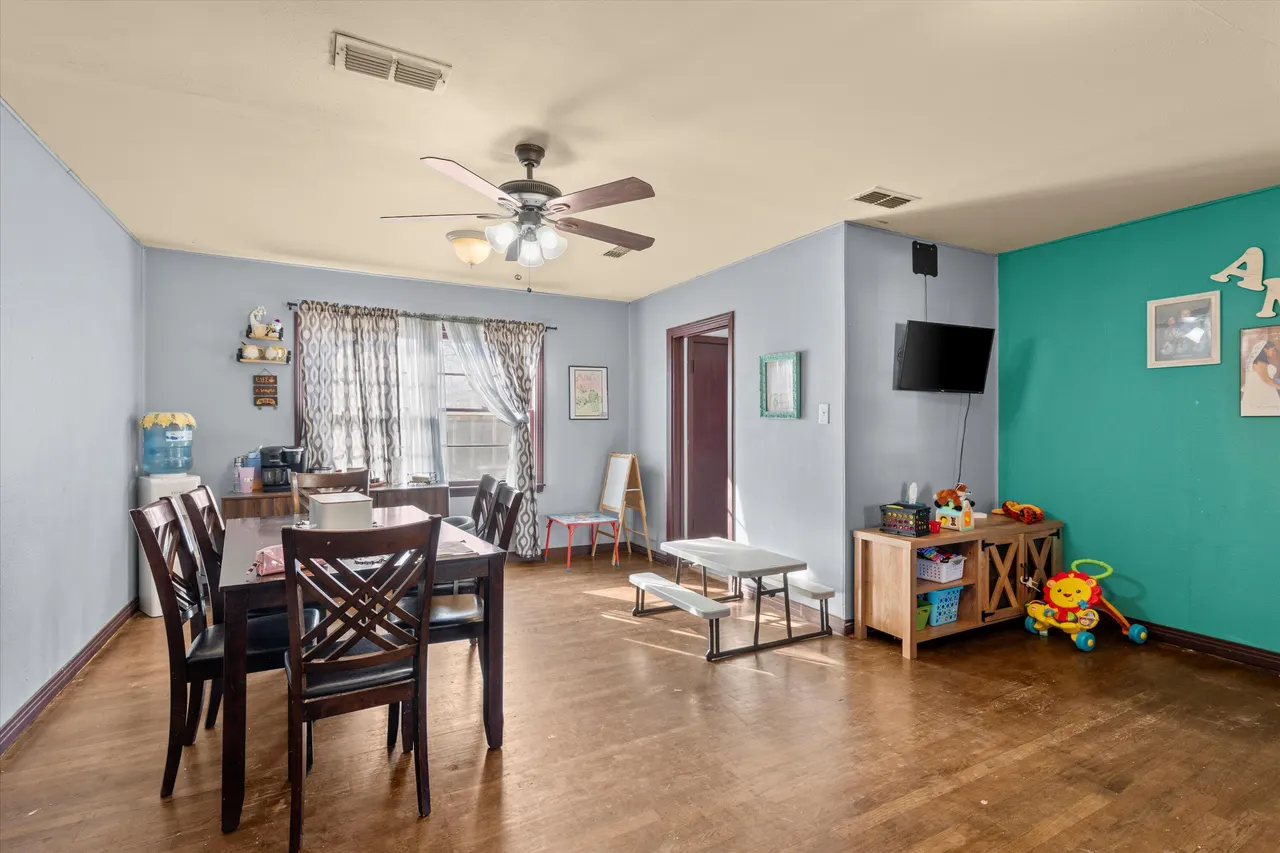 Photo 5 — 1915 37th Street, Lubbock, TX 79412
