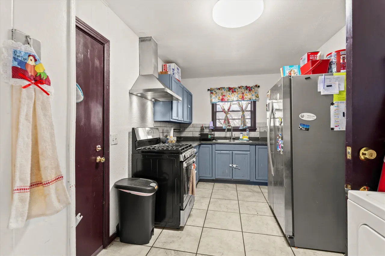 Photo 8 — 1915 37th Street, Lubbock, TX 79412