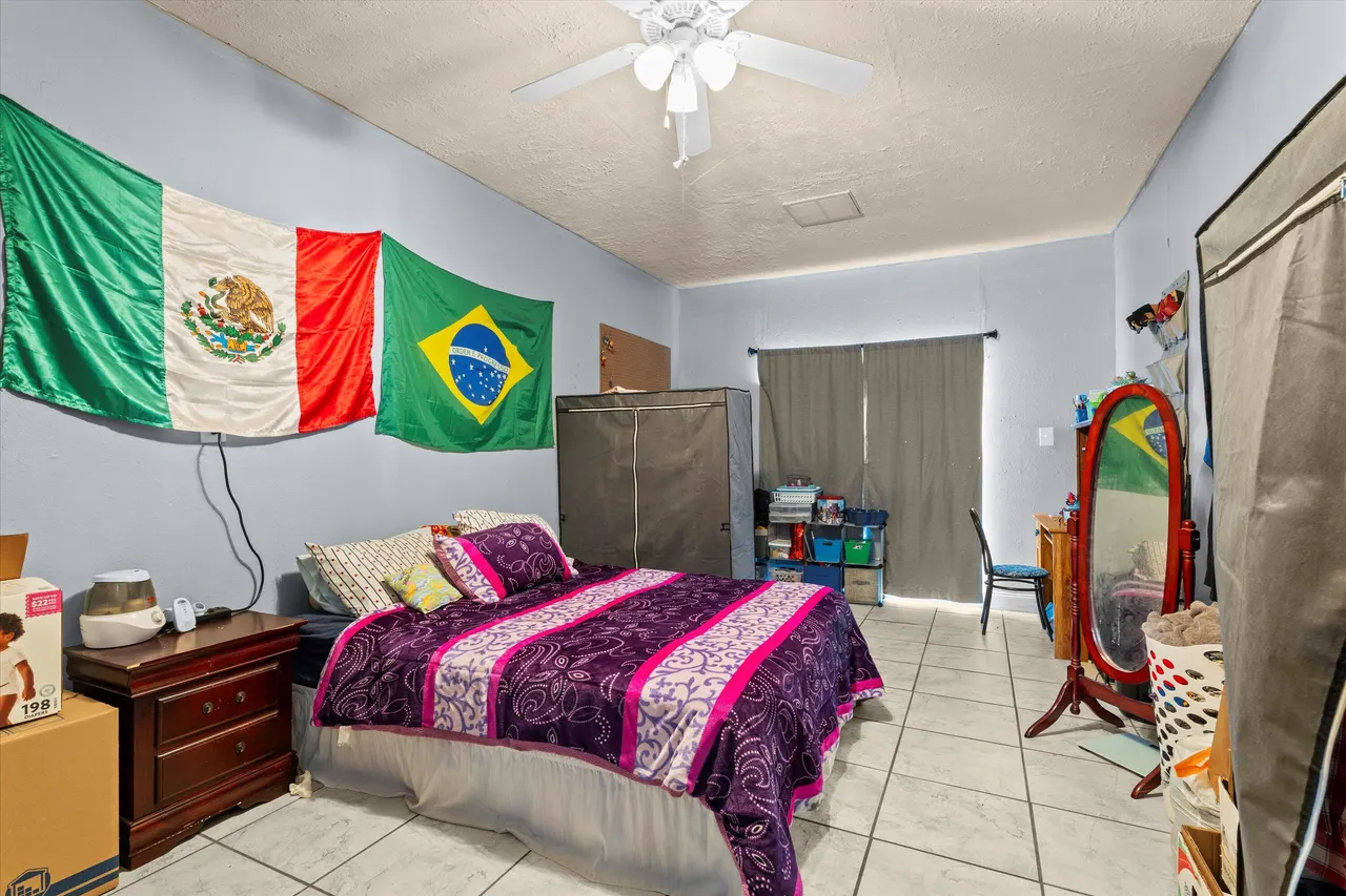 Photo 10 — 1915 37th Street, Lubbock, TX 79412