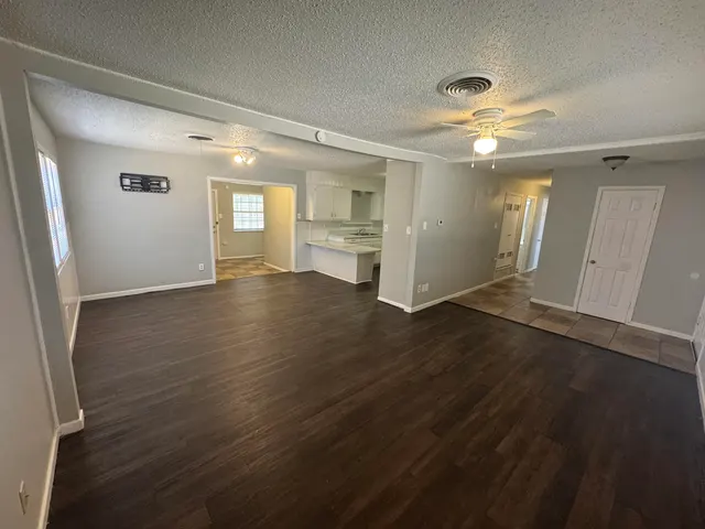 Photo 4 — 5316 32nd Street, Lubbock, TX 79407
