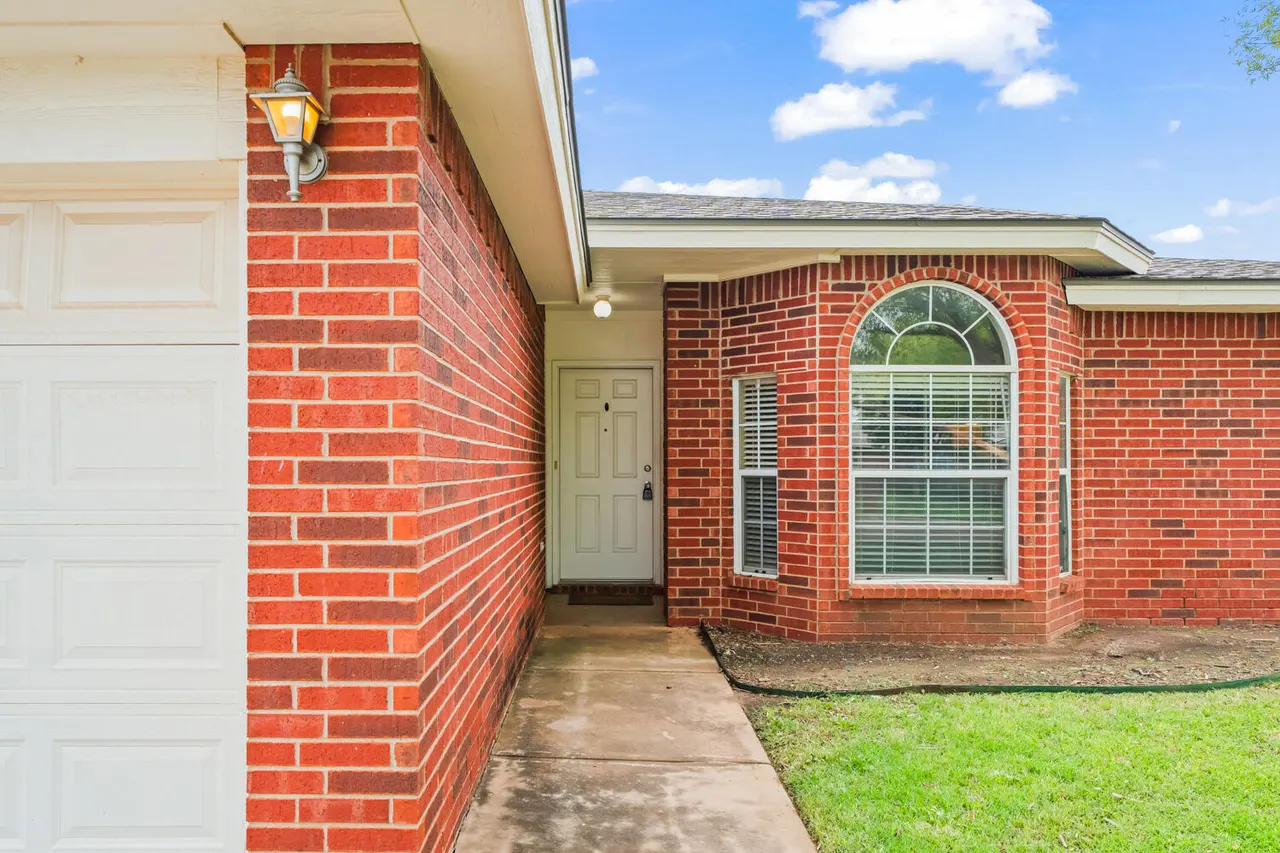 Photo 4 — 5923 9th Drive, Lubbock, TX 79416