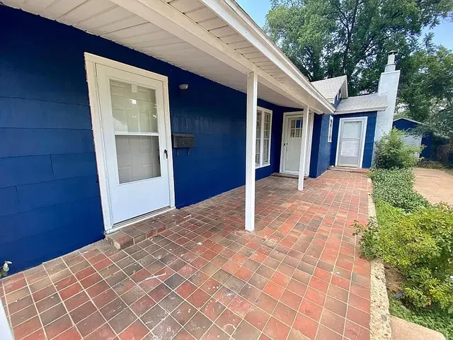 Photo 2 — 2114 29th Street, Lubbock, TX 79411