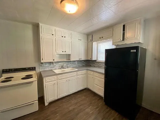 Photo 5 — 2114 29th Street, Lubbock, TX 79411