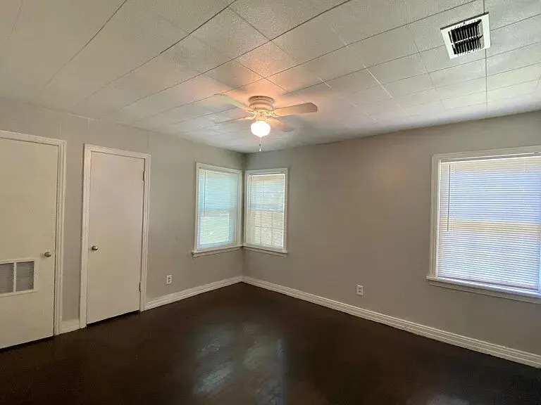 Photo 6 — 2114 29th Street, Lubbock, TX 79411