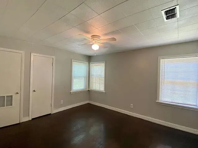 Photo 6 — 2114 29th Street, Lubbock, TX 79411