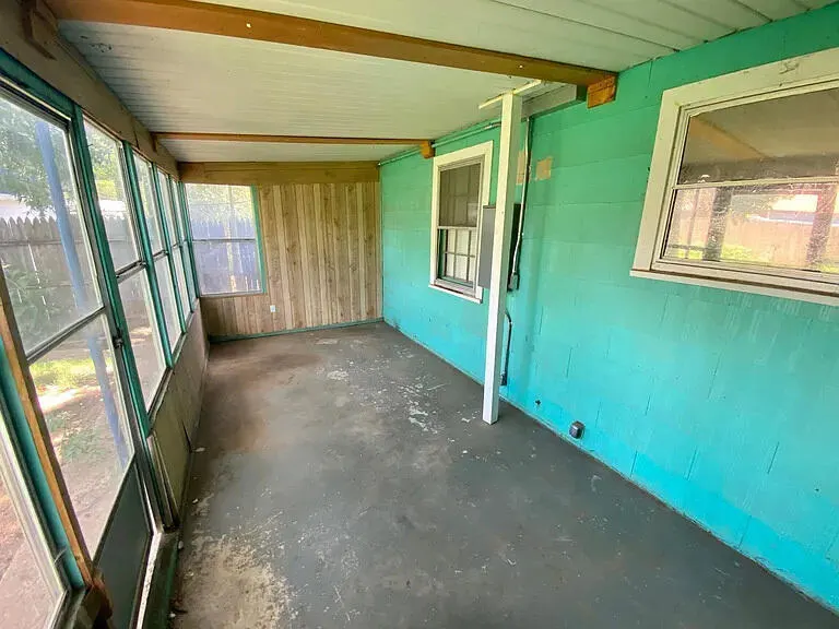 Photo 10 — 2114 29th Street, Lubbock, TX 79411