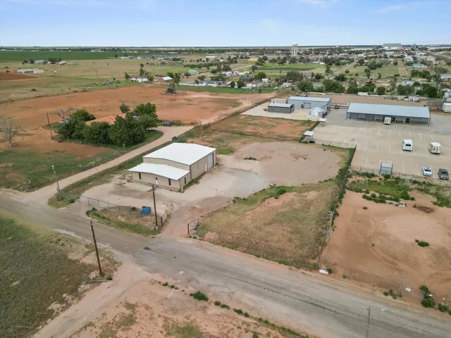 Front exterior — 111 N Ave K, Levelland, TX 79336