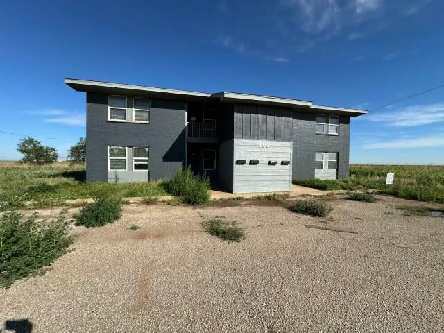 Front exterior — 100 Pecos Place, Plainview, TX 79072