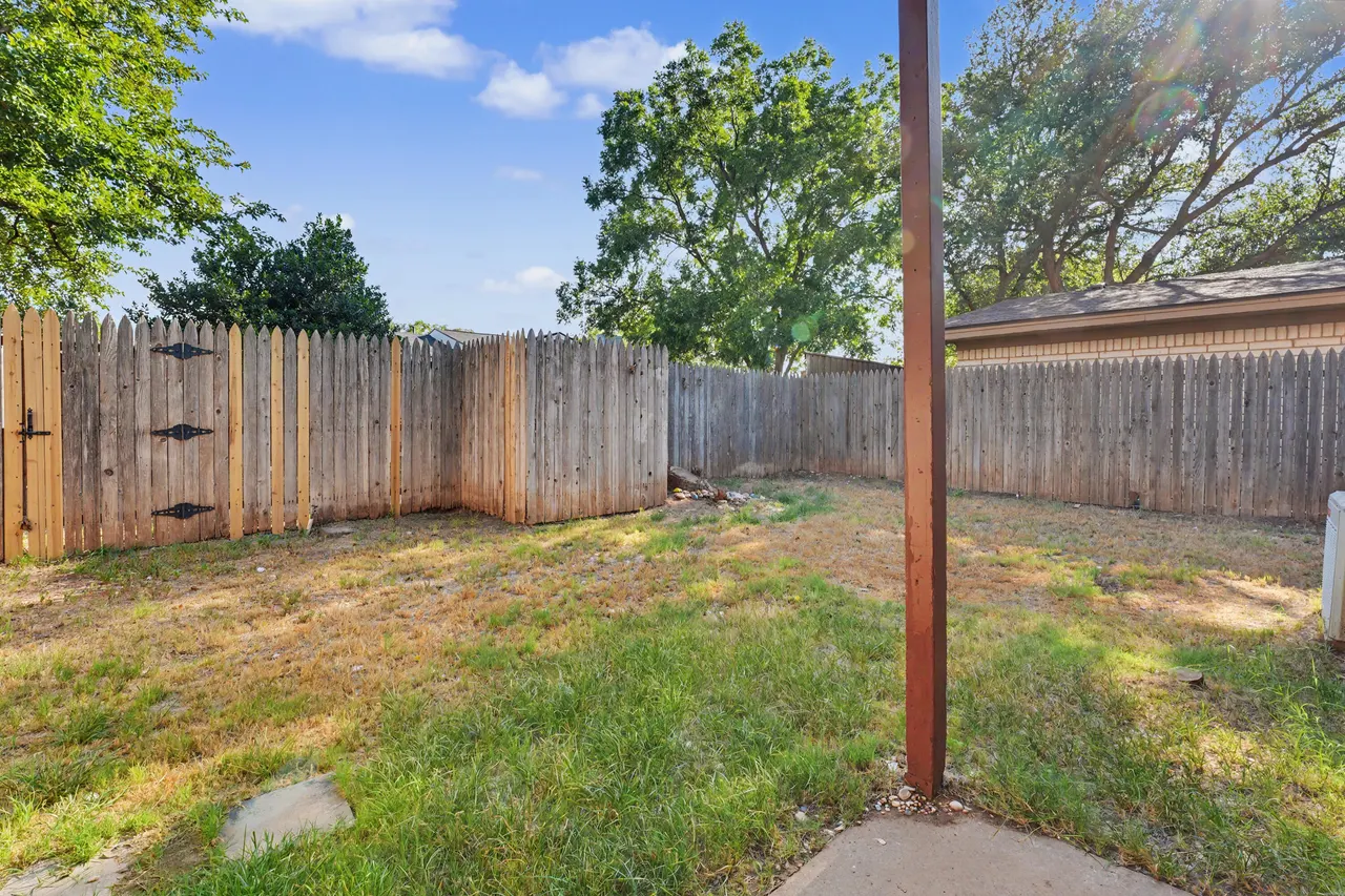 Photo 21 — 3309 74th Street B, Lubbock, TX 79423