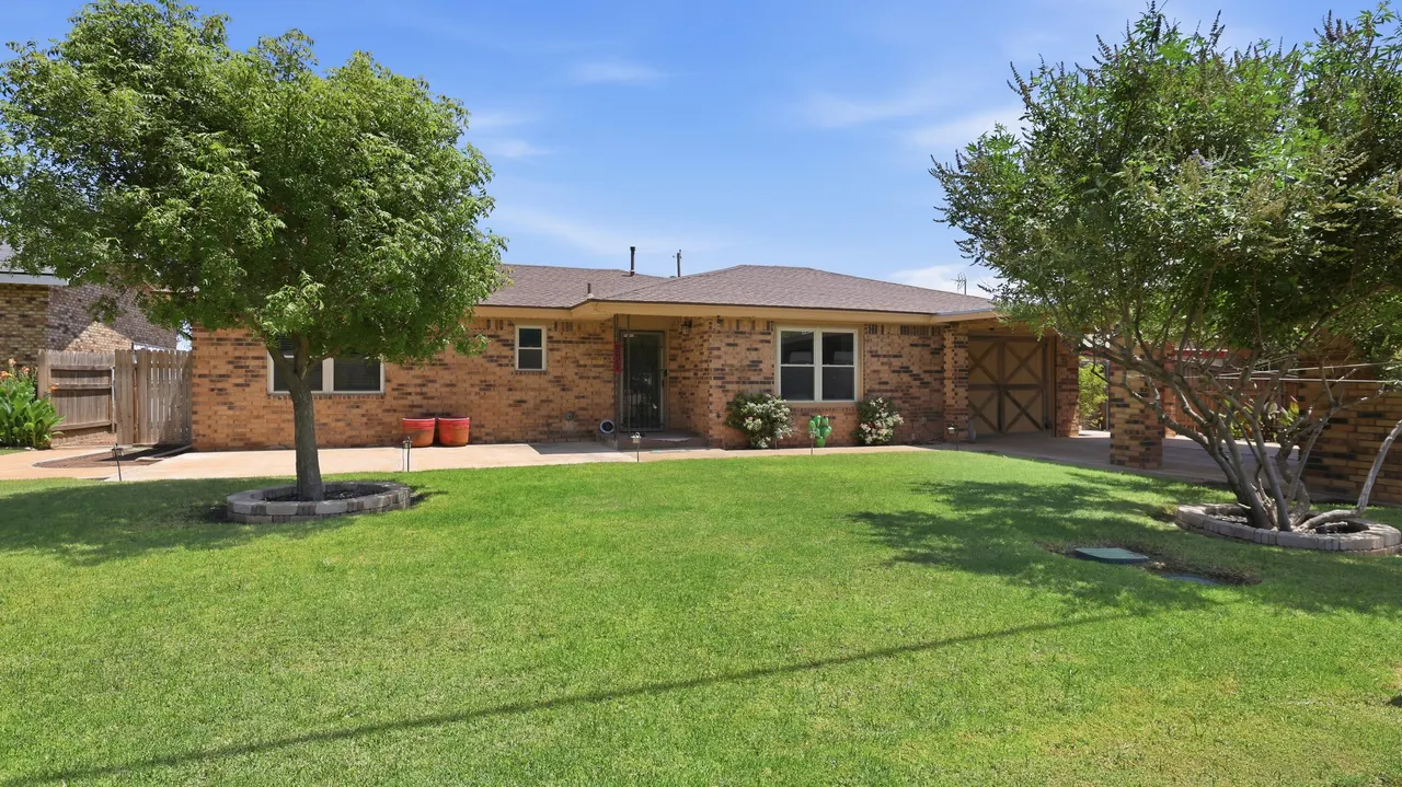 Front exterior — 1130 W Panhandle Street, Slaton, TX 79364
