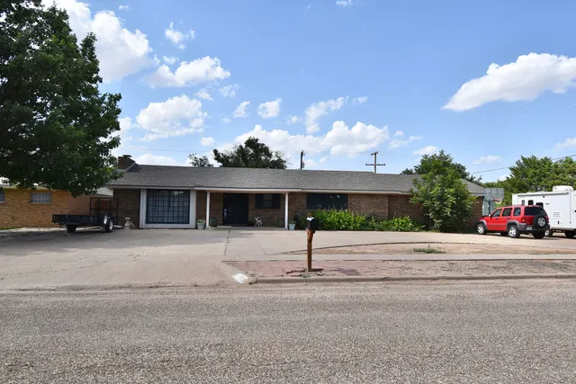 Photo 5 — 1209 8th Street, Shallowater, TX 79363