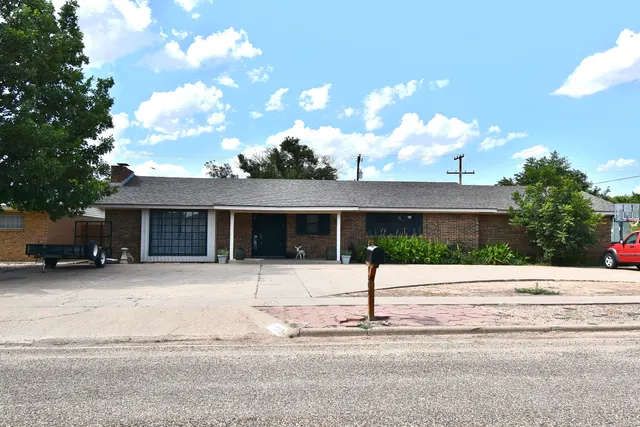 Photo 3 — 1209 8th Street, Shallowater, TX 79363