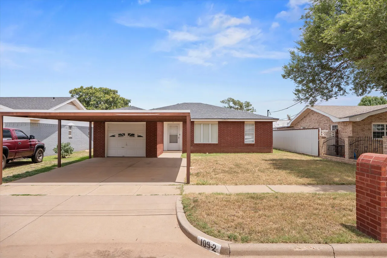 Front exterior — 109 Avenue M #2, Lubbock, TX 79401