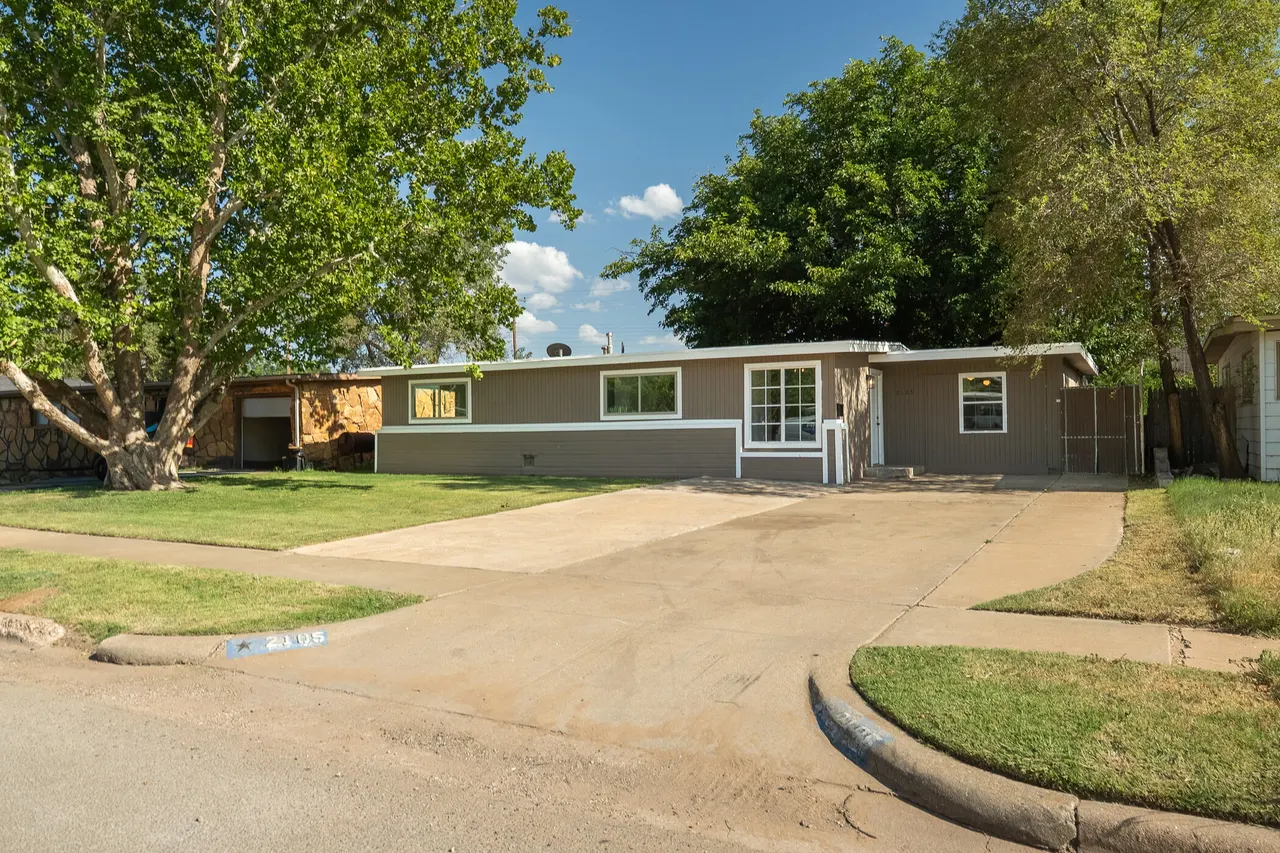 Photo 4 — 2105 48th Street, Lubbock, TX 79412