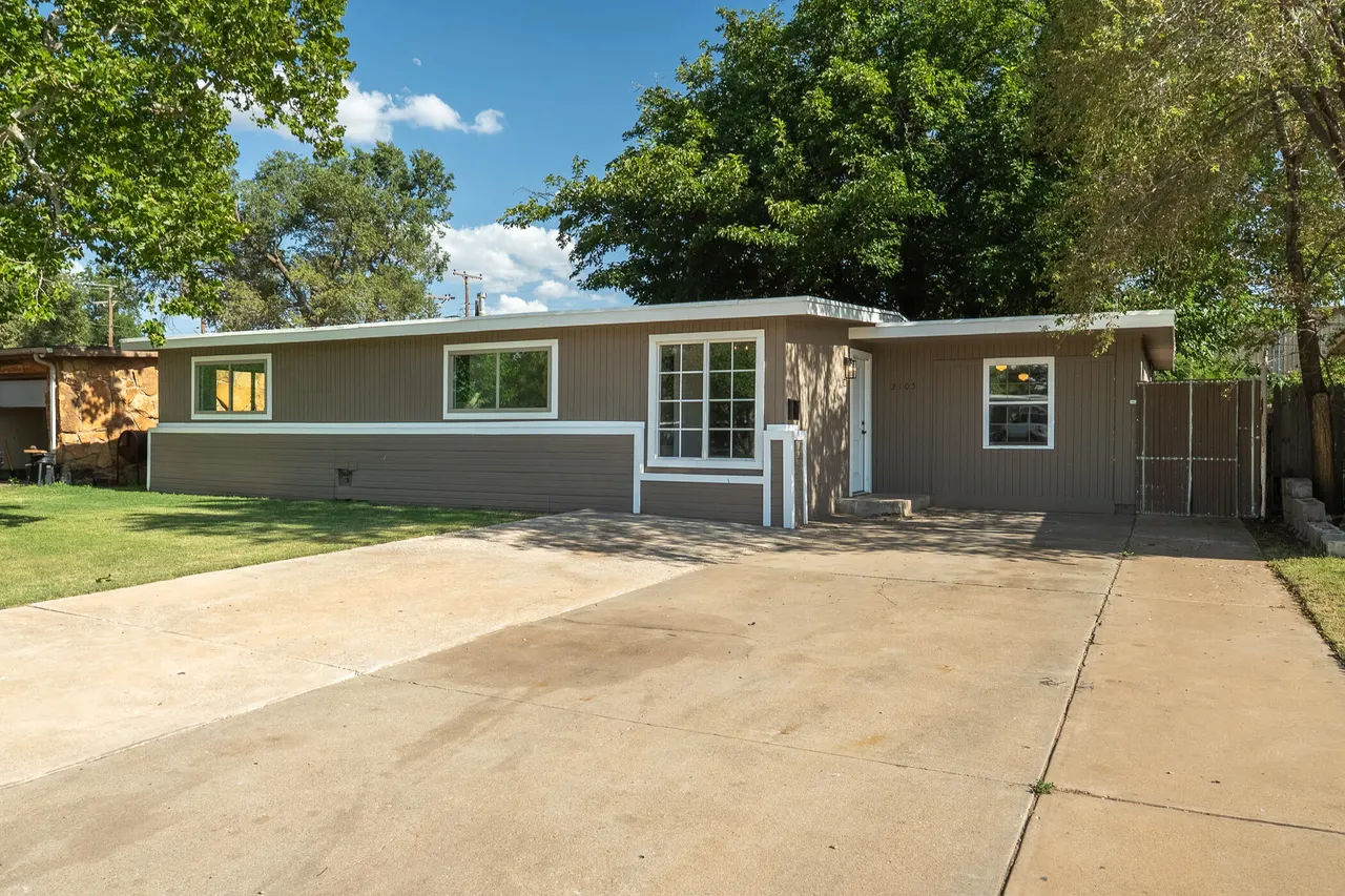 Photo 5 — 2105 48th Street, Lubbock, TX 79412