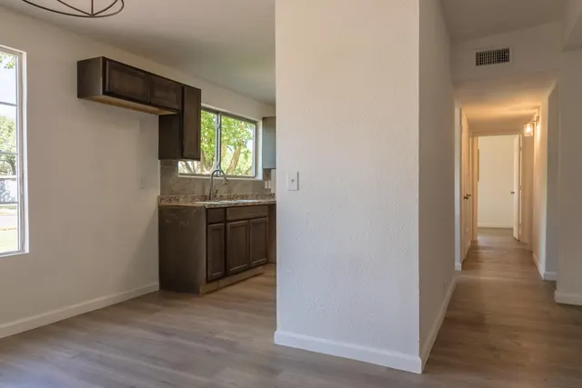 Photo 8 — 2105 48th Street, Lubbock, TX 79412