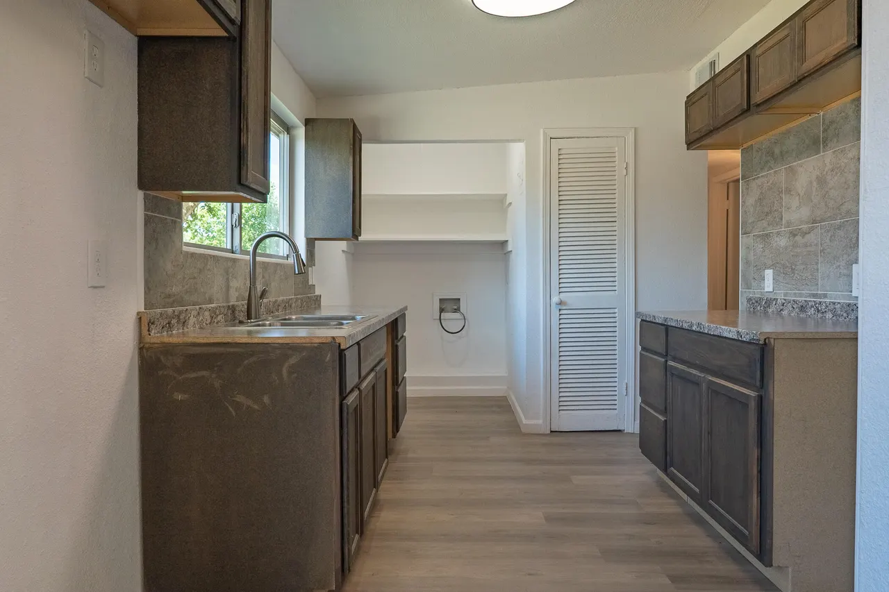 Photo 10 — 2105 48th Street, Lubbock, TX 79412