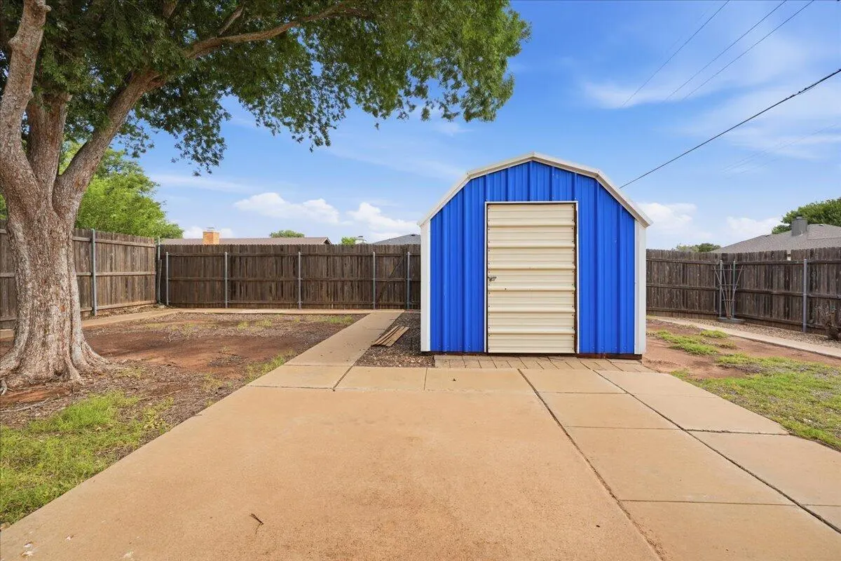 Photo 10 — 2102 78th Street, Lubbock, TX 79423