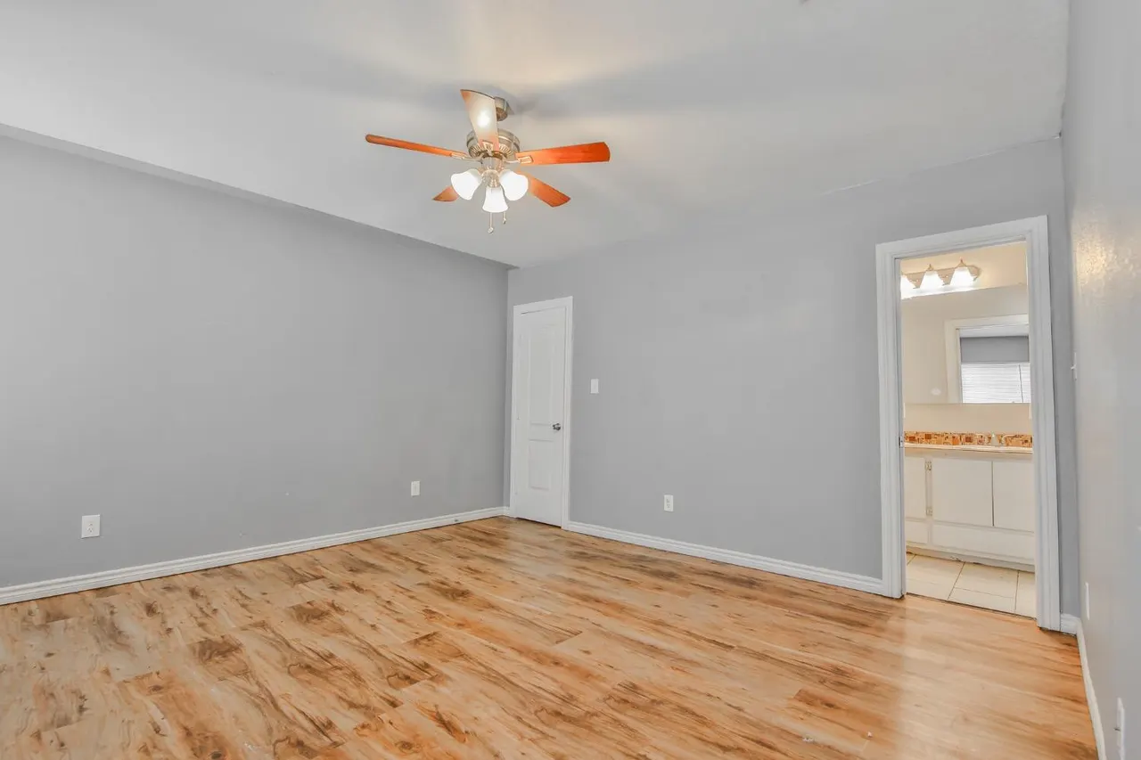 Photo 14 — 2302 20th Street, Lubbock, TX 79411