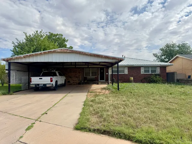 Photo 2 — 811 E 4th Street, Denver City, TX 79323