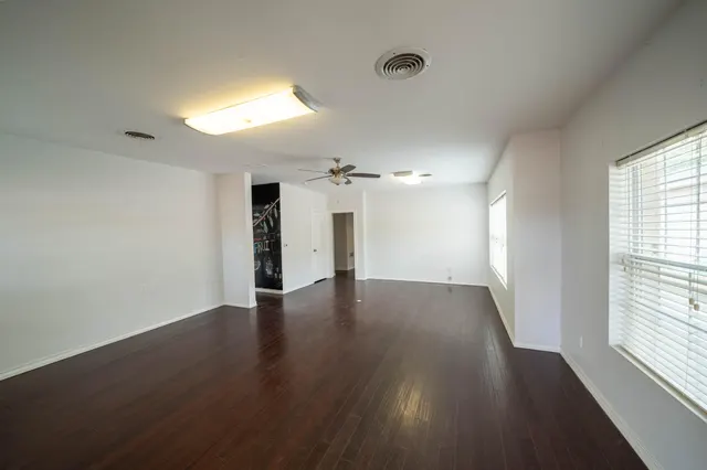 Photo 7 — 2409 20th Street, Lubbock, TX 79411