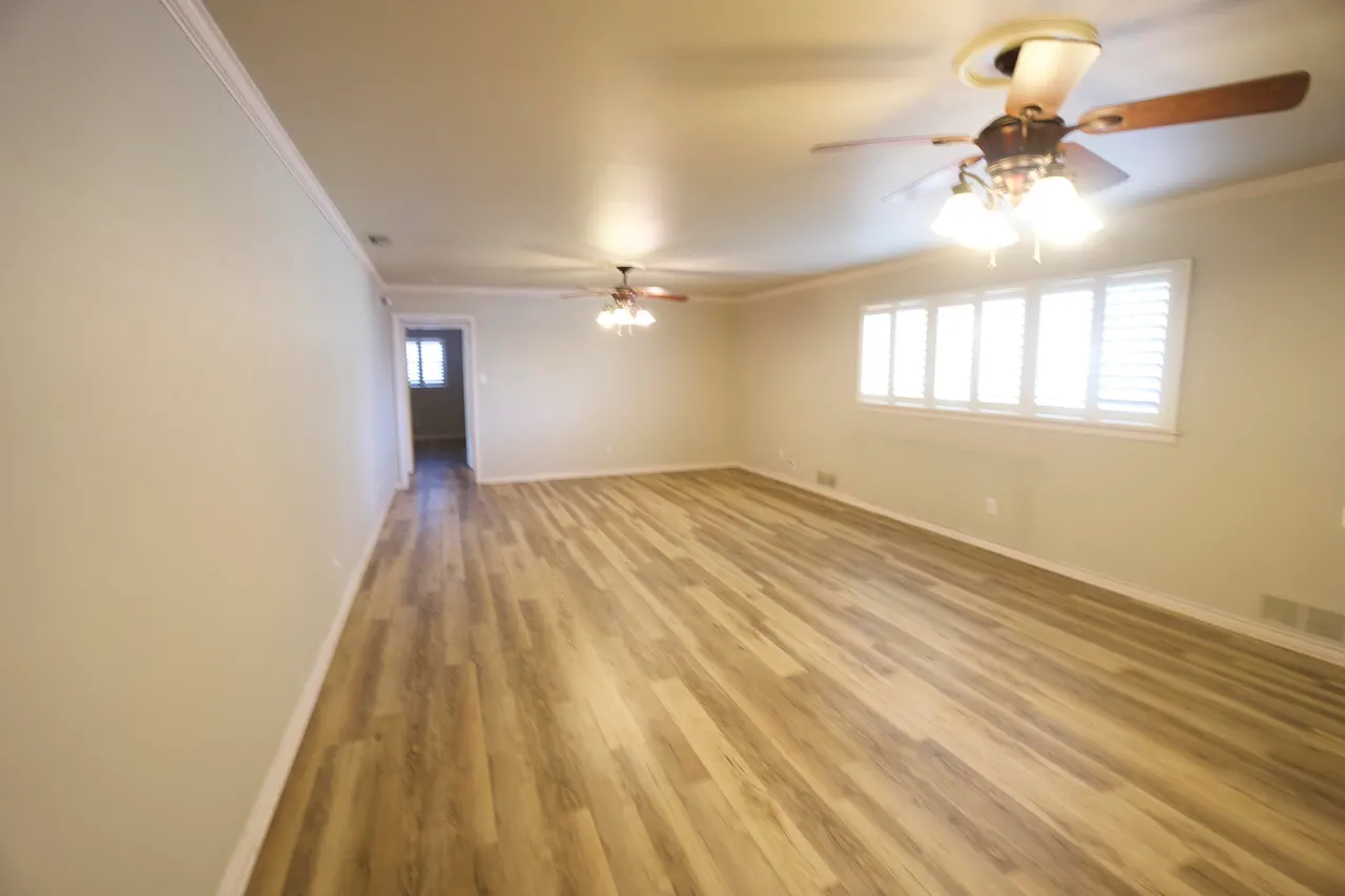 Photo 8 — 3720 27th Street, Lubbock, TX 79410